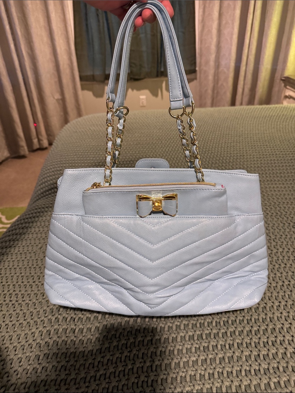 Chic Quilted Bow Accent Shoulder Bag in Light Blue